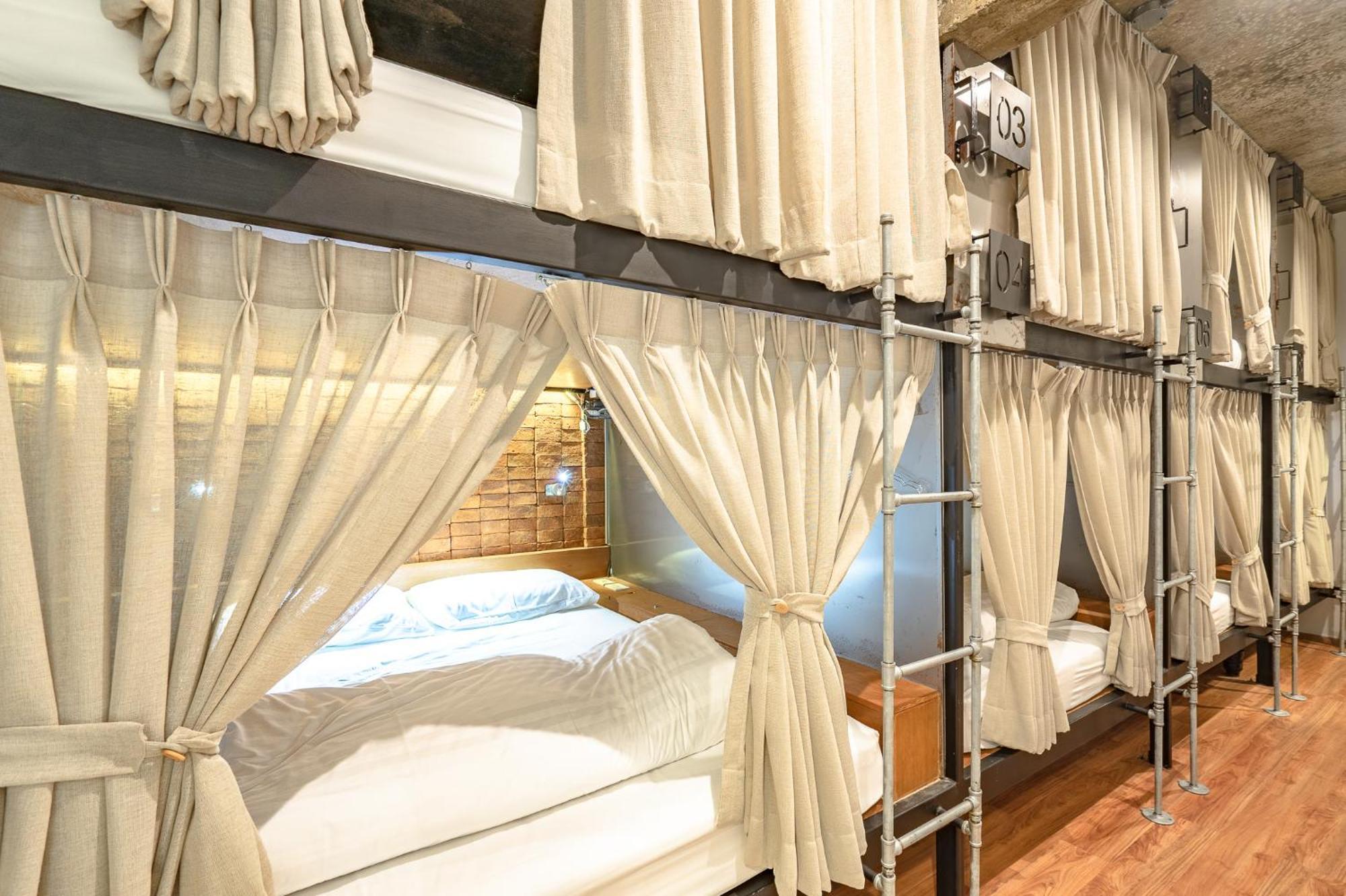 Siam Plug In Hostel Bangkok Rum bild